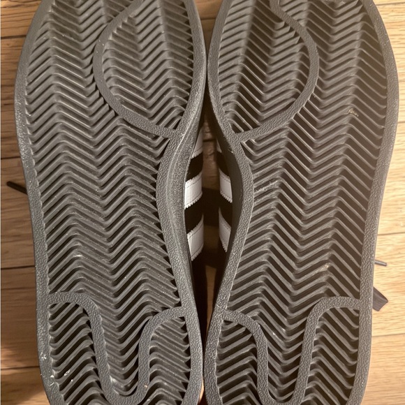 Pony hair version of Adidas superstar - Picture 7 of 7